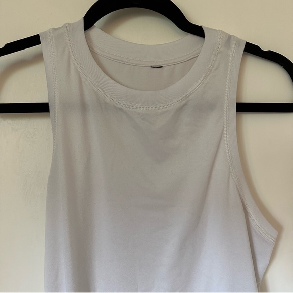 Vuori Energy white tank - Picture 1 of 2